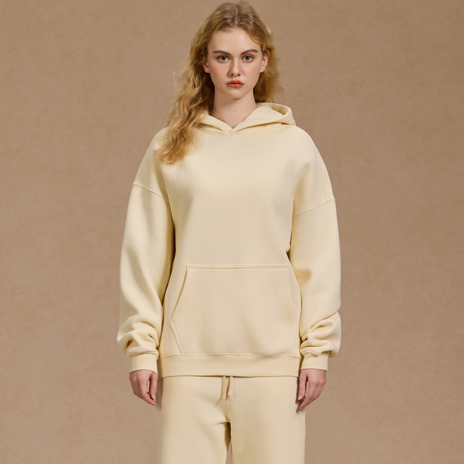 Sudadera con capucha gruesa crema albaricoque · SC_051